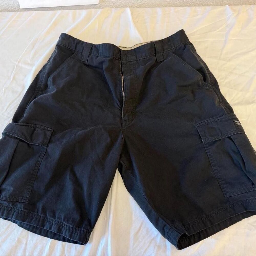 Wrangler Men's Black Cotton Cargo Shorts Size 34 Relaxed Fit